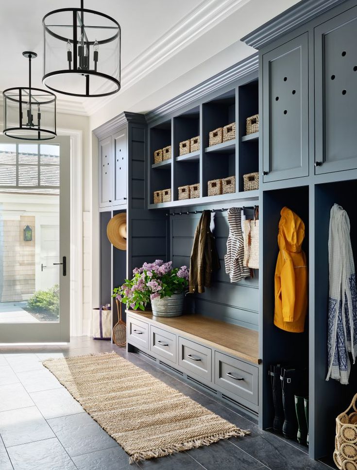 10 Mudroom Ideas for a Fabulous and Functional Entrance
